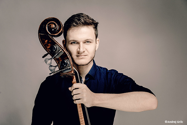Portrait Leonhard Baumgartner with violin