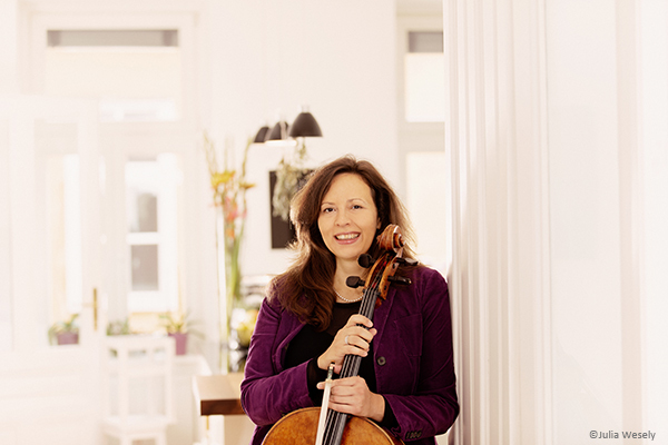 Portrait Christophe Pantillion with Cello